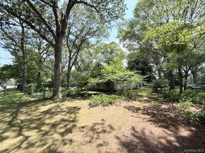 1101 Broadway Avenue, Holbrook NY 11741