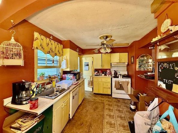 1101 Broadway Avenue, Holbrook NY 11741