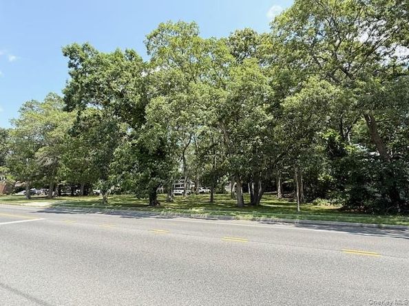 1101 Broadway Avenue, Holbrook NY 11741