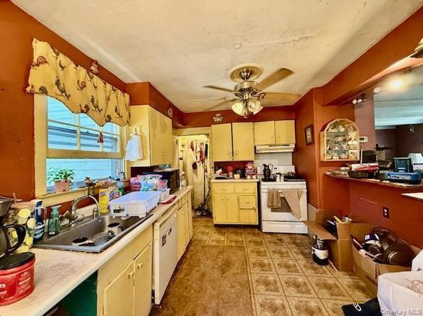 1101 Broadway Avenue, Holbrook NY 11741