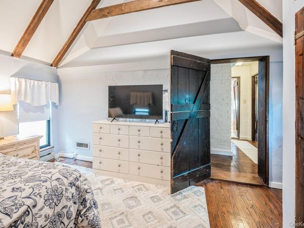 17 Valley Road, Larchmont NY 10538