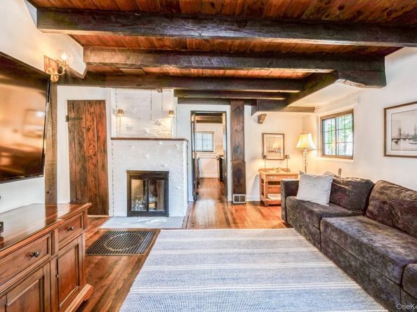 17 Valley Road, Larchmont NY 10538