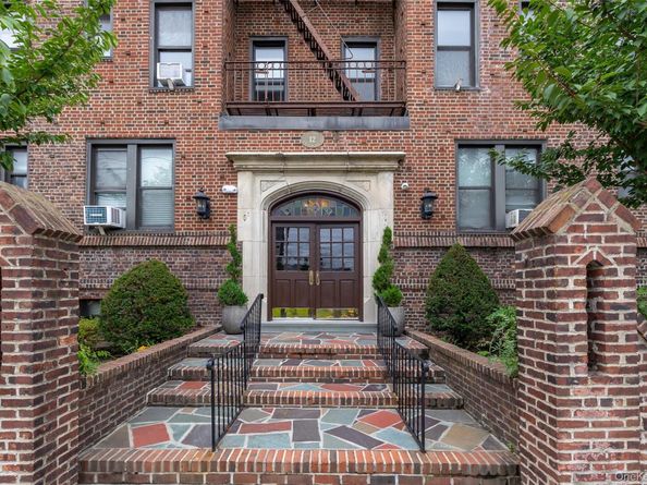 12 Hempstead Avenue 2, Rockville Centre NY 11570