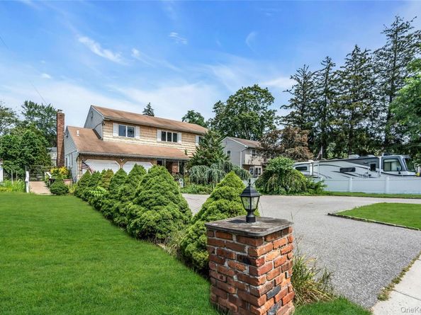 639 Townline Road, Hauppauge NY 11788