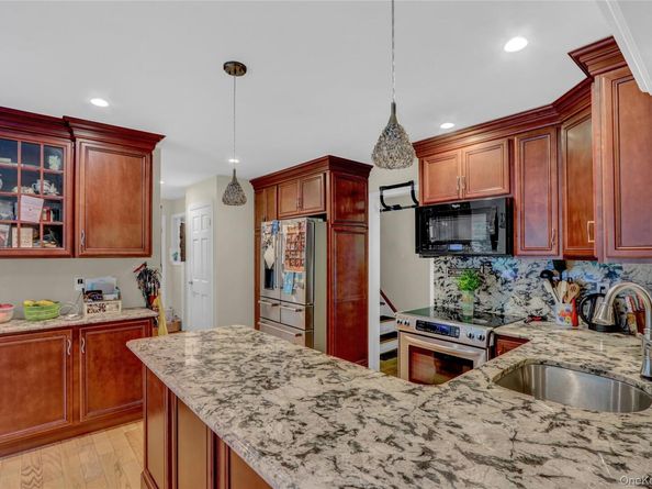 75 Landing Road, Miller Place NY 11764