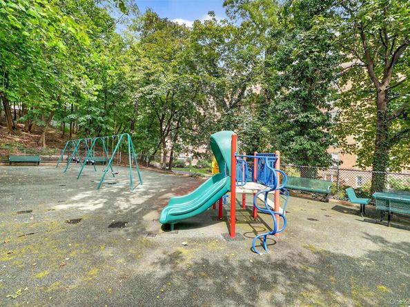 4 Sadore Lane 4U, Yonkers NY 10710
