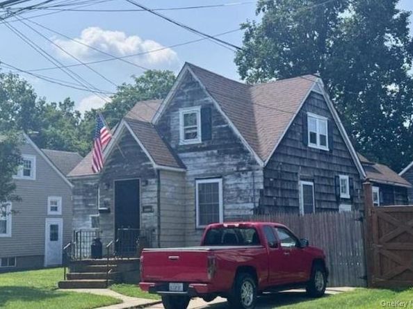 60 Center Avenue, Bay Shore NY 11706