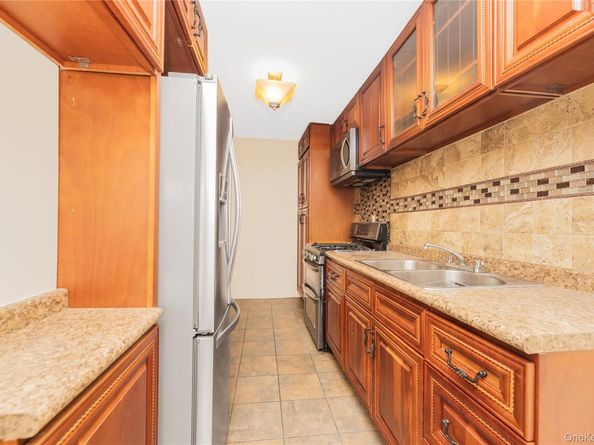 880 Boynton Avenue 13L, Bronx NY 10473