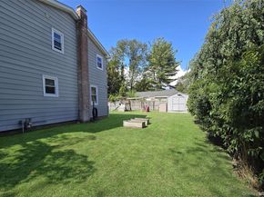 945 Benedict Street, Bohemia NY 11716