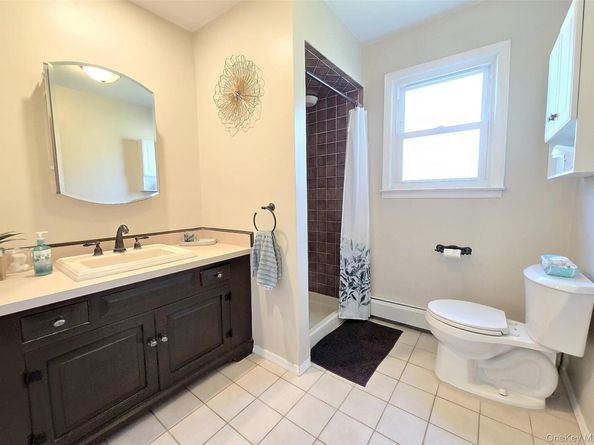 945 Benedict Street, Bohemia NY 11716