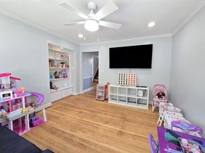 945 Benedict Street, Bohemia NY 11716