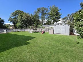 945 Benedict Street, Bohemia NY 11716