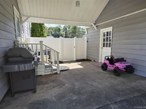 945 Benedict Street, Bohemia NY 11716