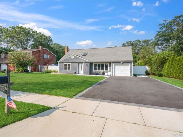 17 Dellmarie Lane, Nesconset NY 11767