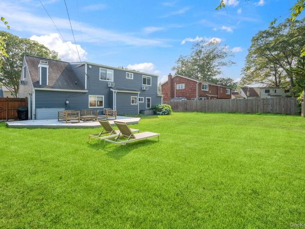 17 Dellmarie Lane, Nesconset NY 11767