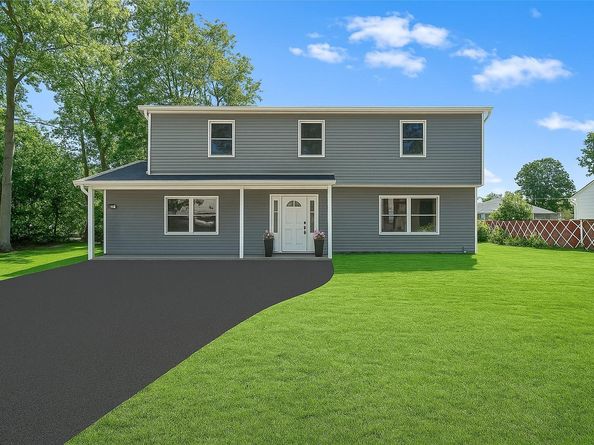 12 Knoll Road, Rocky Point NY 11778