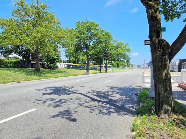 13834 247th Street, Rosedale NY 11422