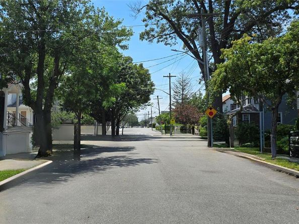 13834 247th Street, Rosedale NY 11422