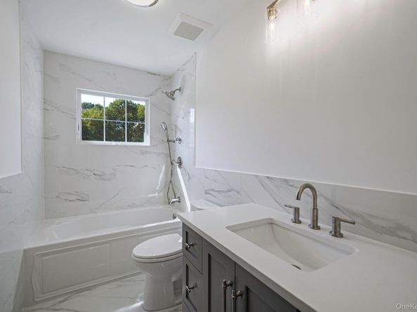 14 Quintree Lane, Melville NY 11747