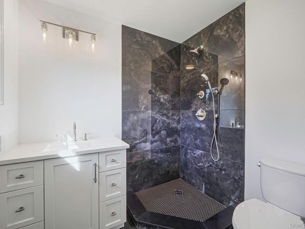 14 Quintree Lane, Melville NY 11747