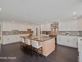 14 Quintree Lane, Melville NY 11747