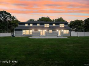 14 Quintree Lane, Melville NY 11747