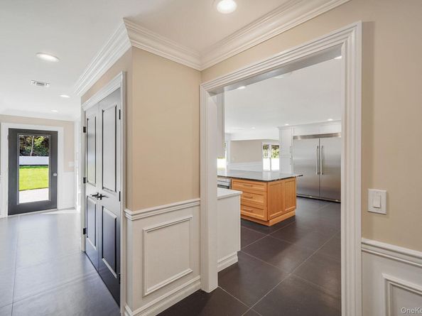 14 Quintree Lane, Melville NY 11747
