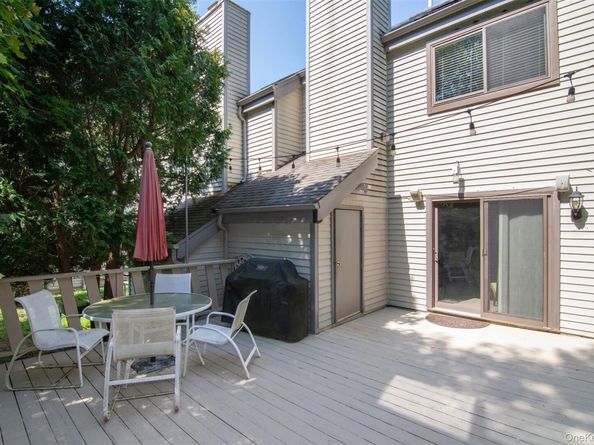 1402 Hunters Run, Dobbs Ferry NY 10522