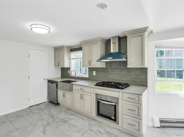 44 Apple Tree Drive, Hauppauge NY 11788