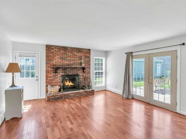 44 Apple Tree Drive, Hauppauge NY 11788