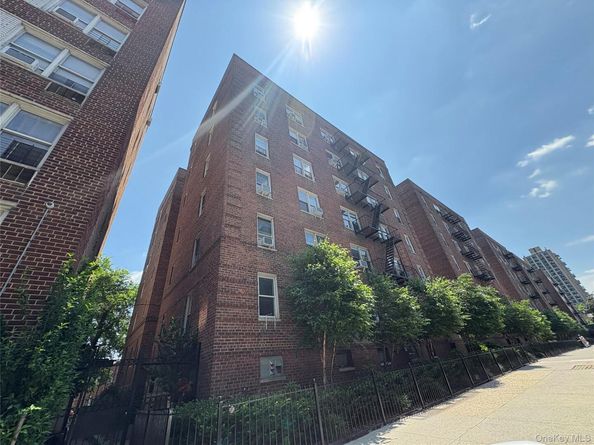 2090 Barnes Avenue 4D, Bronx NY 10462