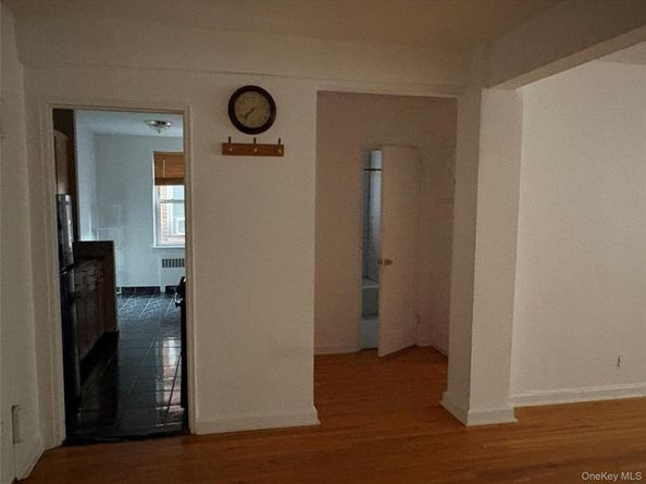 2090 Barnes Avenue 4D, Bronx NY 10462