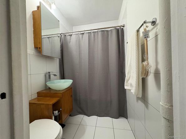 2090 Barnes Avenue 4D, Bronx NY 10462