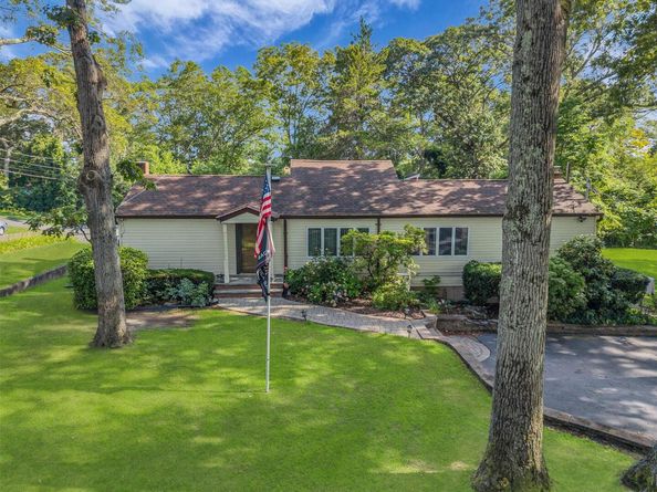 4 Highland Avenue, Farmingville NY 11738