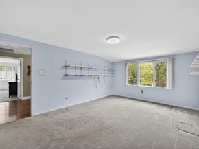 24 Thorngrove Lane, Dix Hills NY 11746