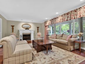 24 Thorngrove Lane, Dix Hills NY 11746