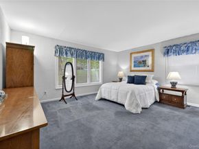 24 Thorngrove Lane, Dix Hills NY 11746