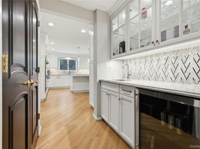 31 Sherwood Gate, Oyster Bay NY 11771