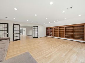 31 Sherwood Gate, Oyster Bay NY 11771