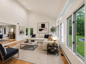 31 Sherwood Gate, Oyster Bay NY 11771