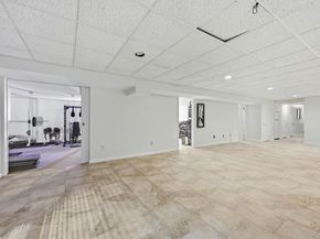 31 Sherwood Gate, Oyster Bay NY 11771