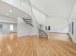 31 Sherwood Gate, Oyster Bay NY 11771