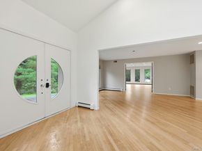 31 Sherwood Gate, Oyster Bay NY 11771