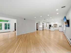 31 Sherwood Gate, Oyster Bay NY 11771
