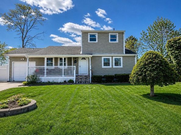 52 Stockton Street, Brentwood NY 11717