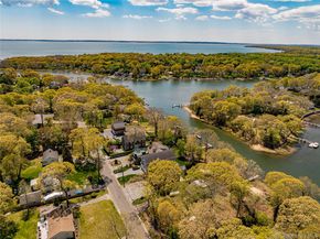 6200 New Suffolk Avenue, Mattituck NY 11952