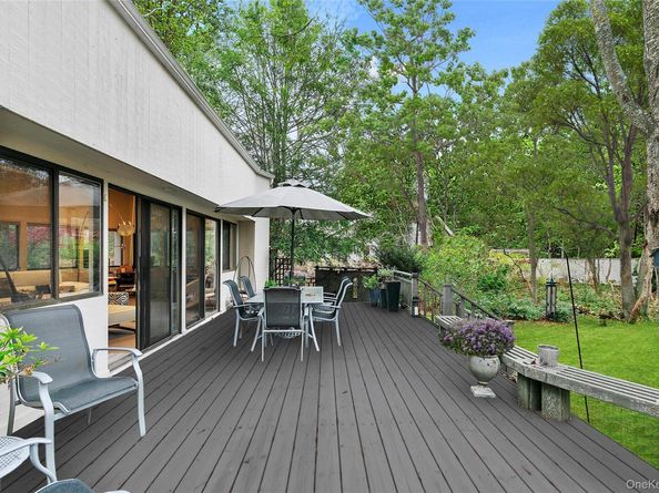 6 Wagon Lane, East Hampton NY 11937