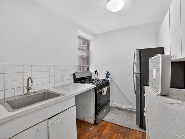 2105 Wallace Avenue 2A, Bronx NY 10462