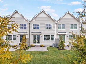 2040 Crompond Road 21, Yorktown Heights NY 10598
