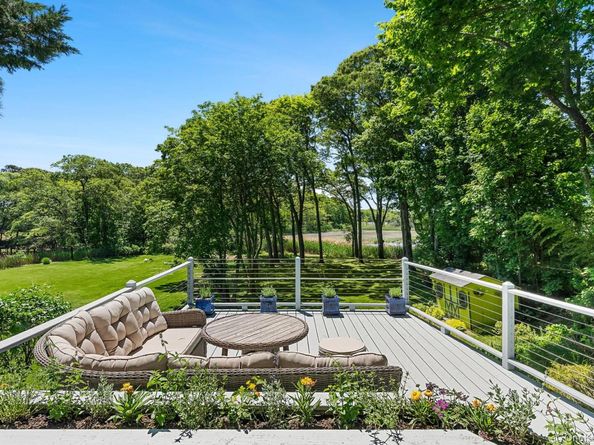 910 New Suffolk Avenue, Mattituck NY 11952